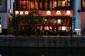 外観①（夜）