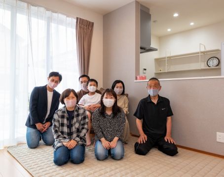 三世帯の暮らす笑顔のあふれるWB工法の家 アイキャッチ画像